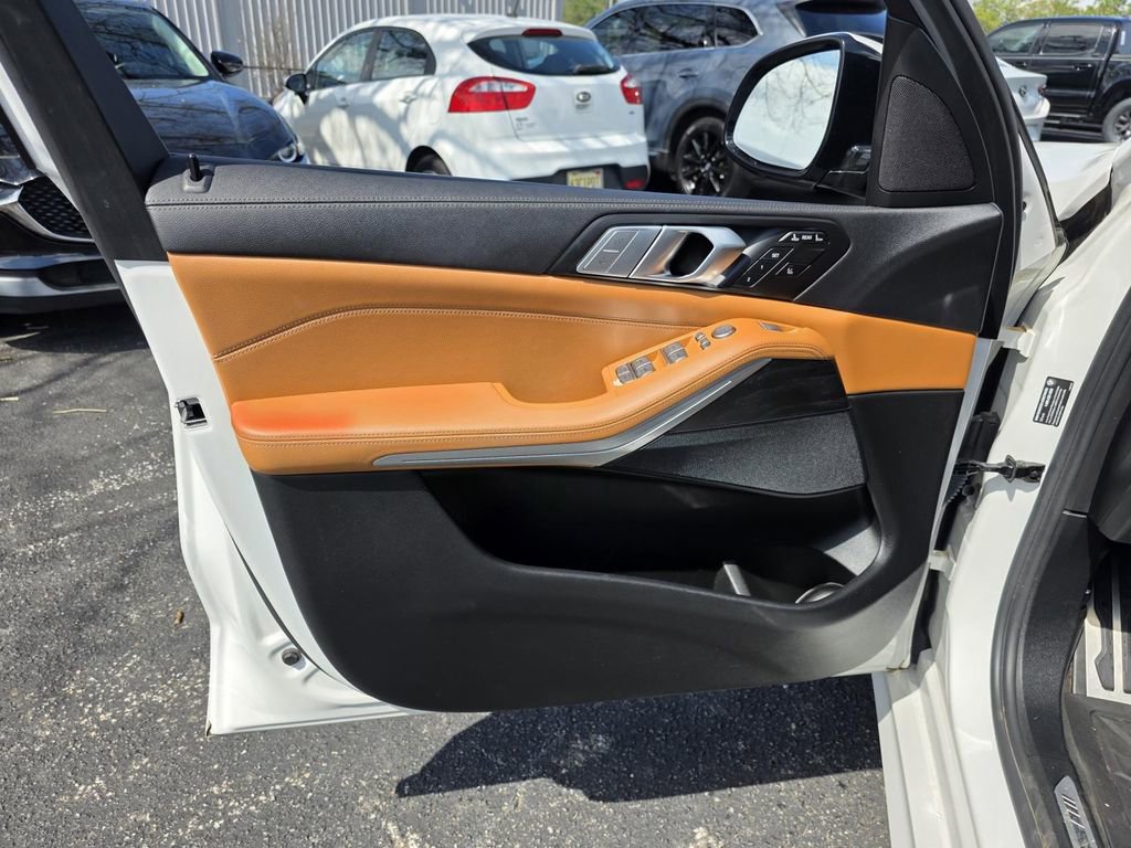 Used 2022 BMW X7 xDrive40i w/ M Sport Package image 12