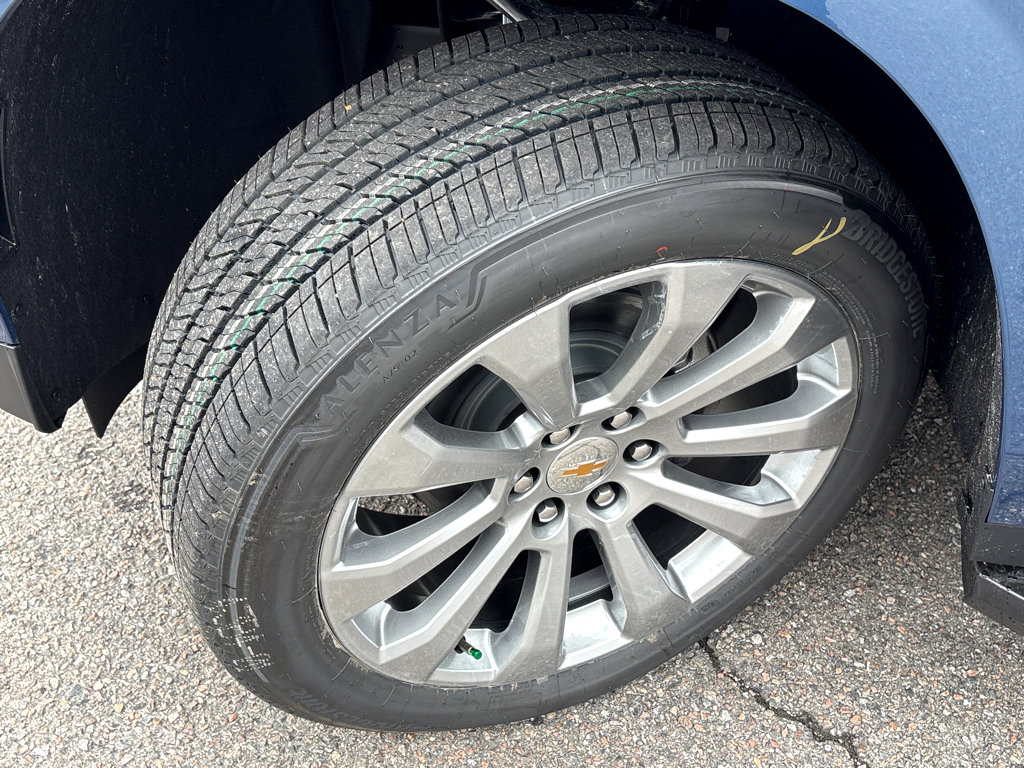 New 2026 Chevrolet Suburban Premier image 30