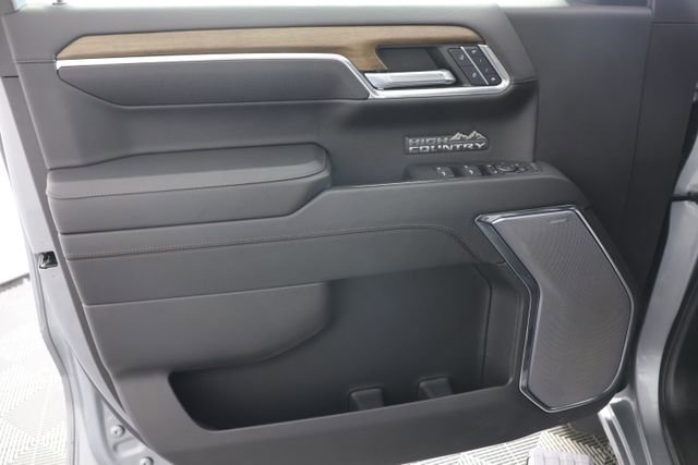 Used 2024 Chevrolet Silverado 1500 High Country w/ High Country Premium Package image 26