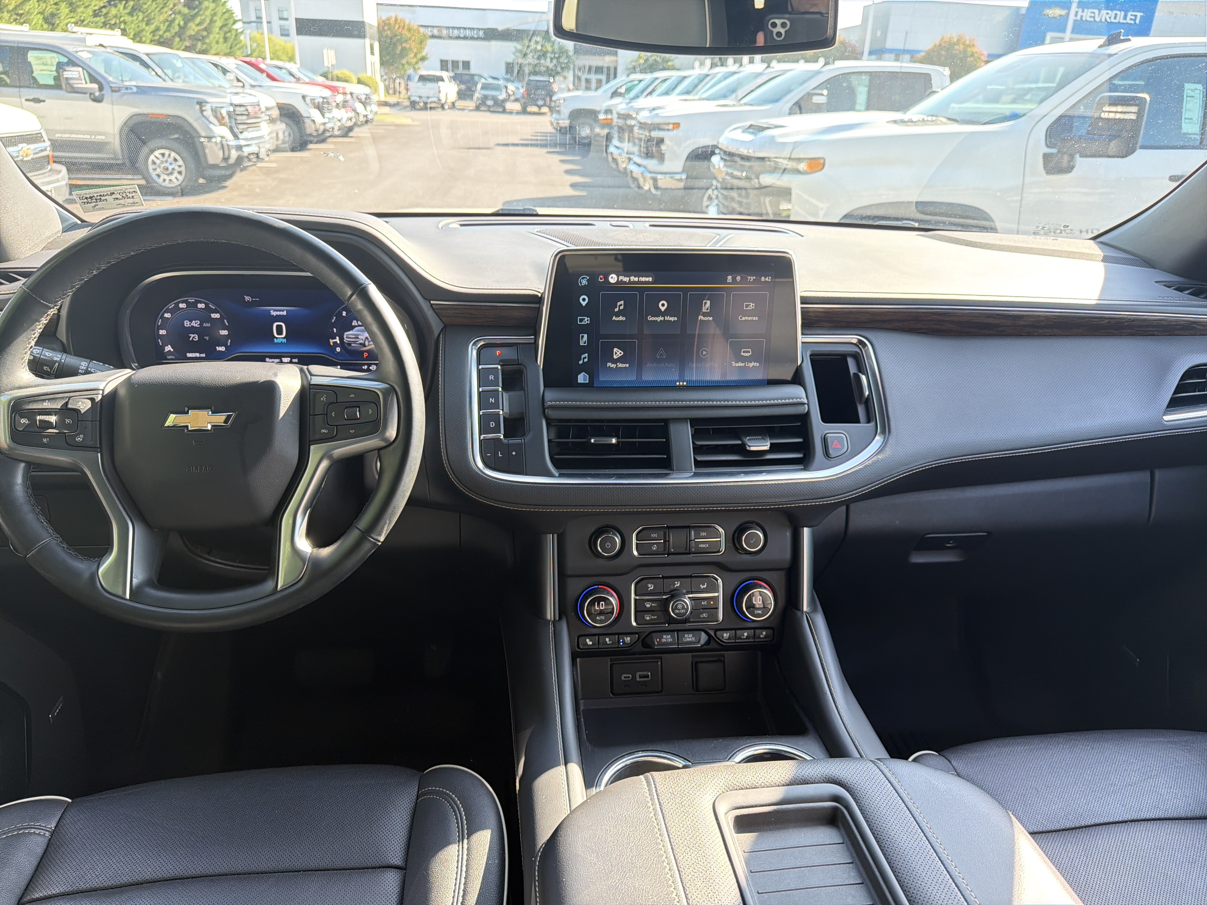 Used 2023 Chevrolet Suburban Premier AWD/4WD image 29