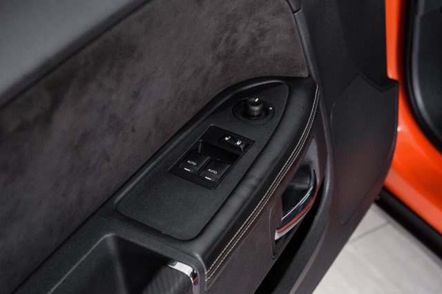 Used 2009 Dodge Challenger SRT8 w/ SRT Option Group II RWD image 35