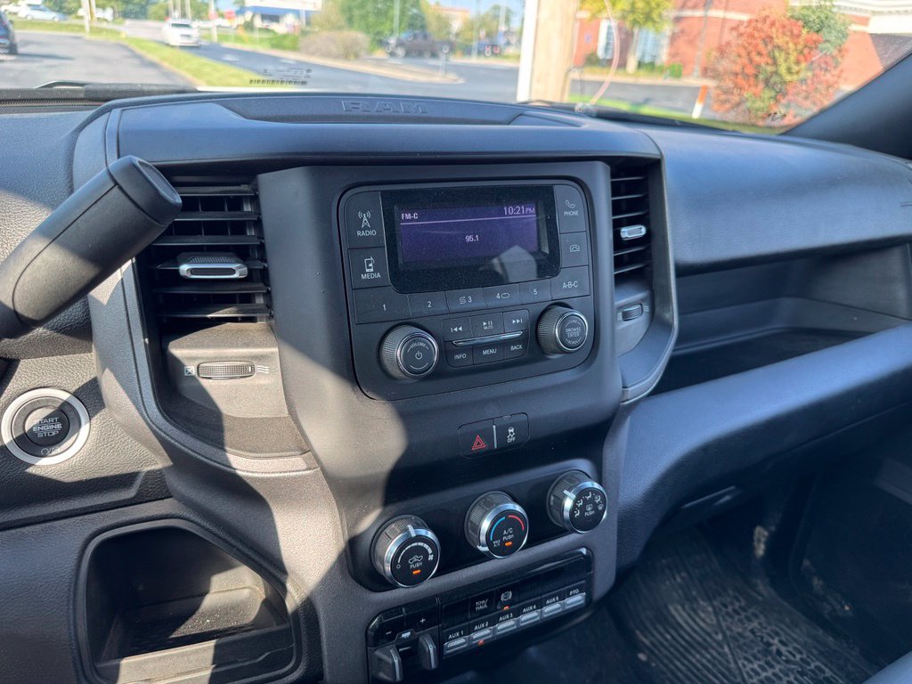 Used 2021 RAM 5500 Tradesman w/ Chrome Appearance Group AWD/4WD image 15