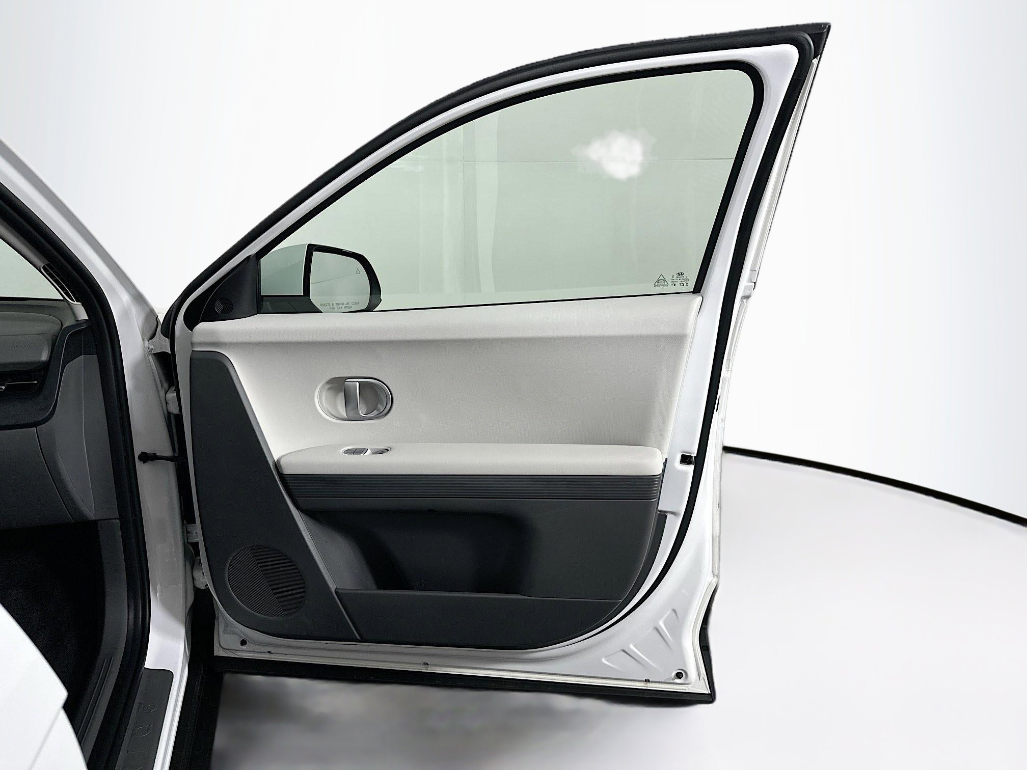 Used 2024 Hyundai Ioniq 5 SEL image 32