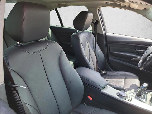 Used 2014 BMW 320i Sedan RWD image 15