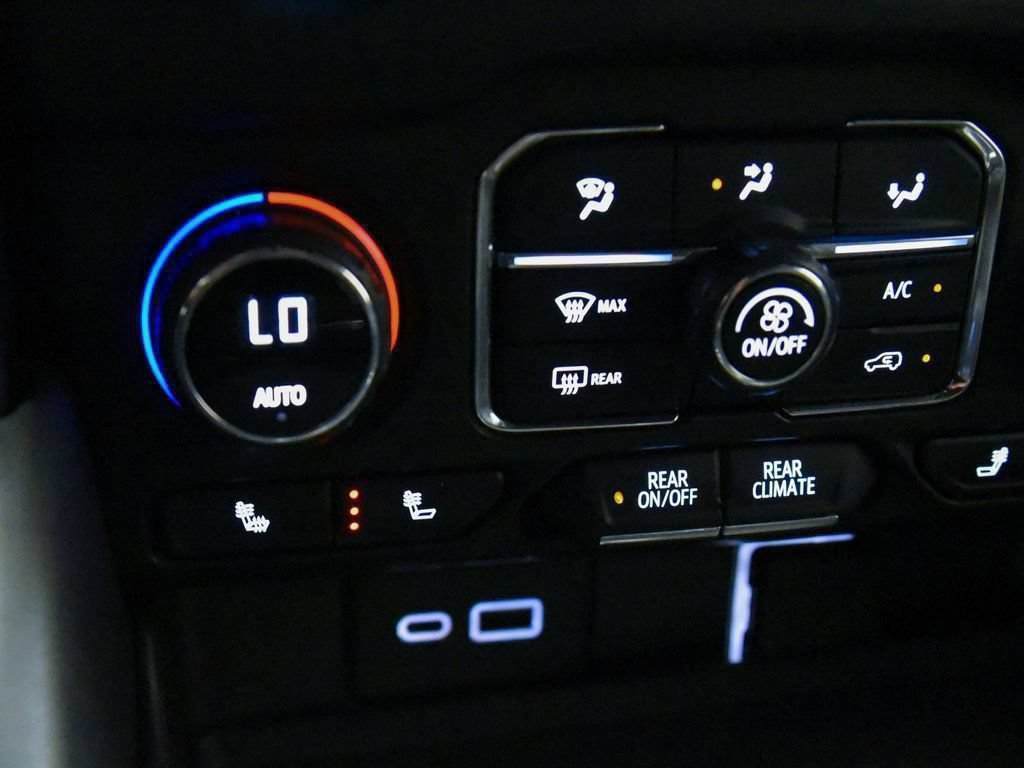 Used 2021 Chevrolet Tahoe Z71 AWD/4WD image 38