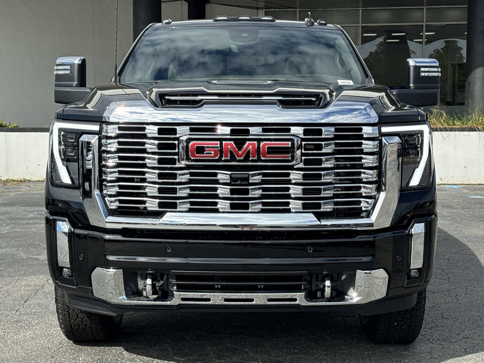 Used 2026 GMC Sierra 2500 Denali w/ Technology Package AWD/4WD image 3