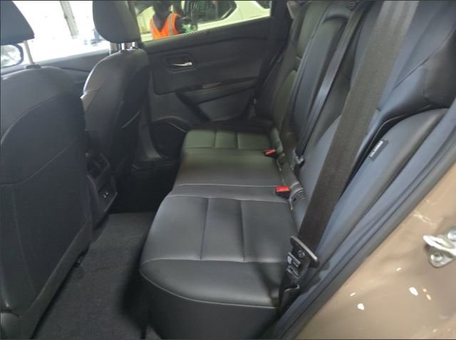 Used 2024 Nissan Rogue SV w/ SV Premium Package image 9