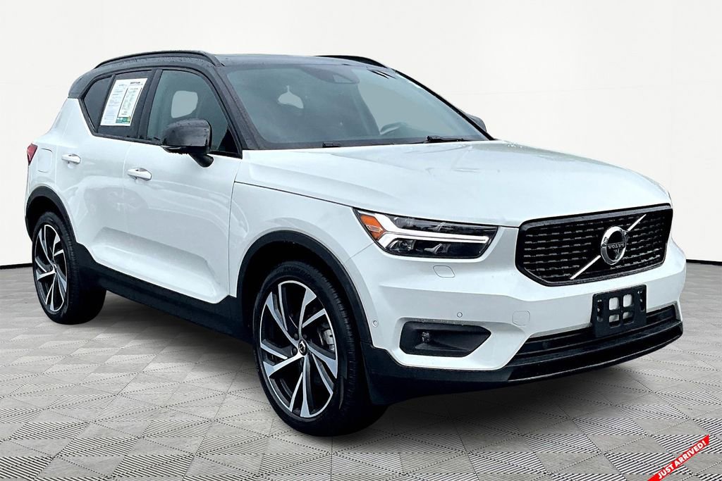 Used 2021 Volvo XC40 T5 R-Design w/ Advanced Package