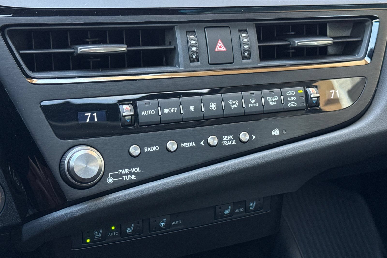Certified 2025 Lexus ES 300h w/ Premium Package FWD image 23