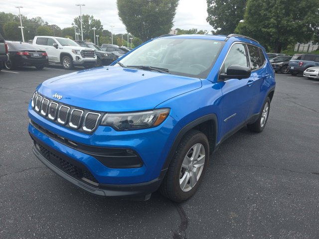 Used 2022 Jeep Compass Latitude w/ Convenience Group AWD/4WD image 4