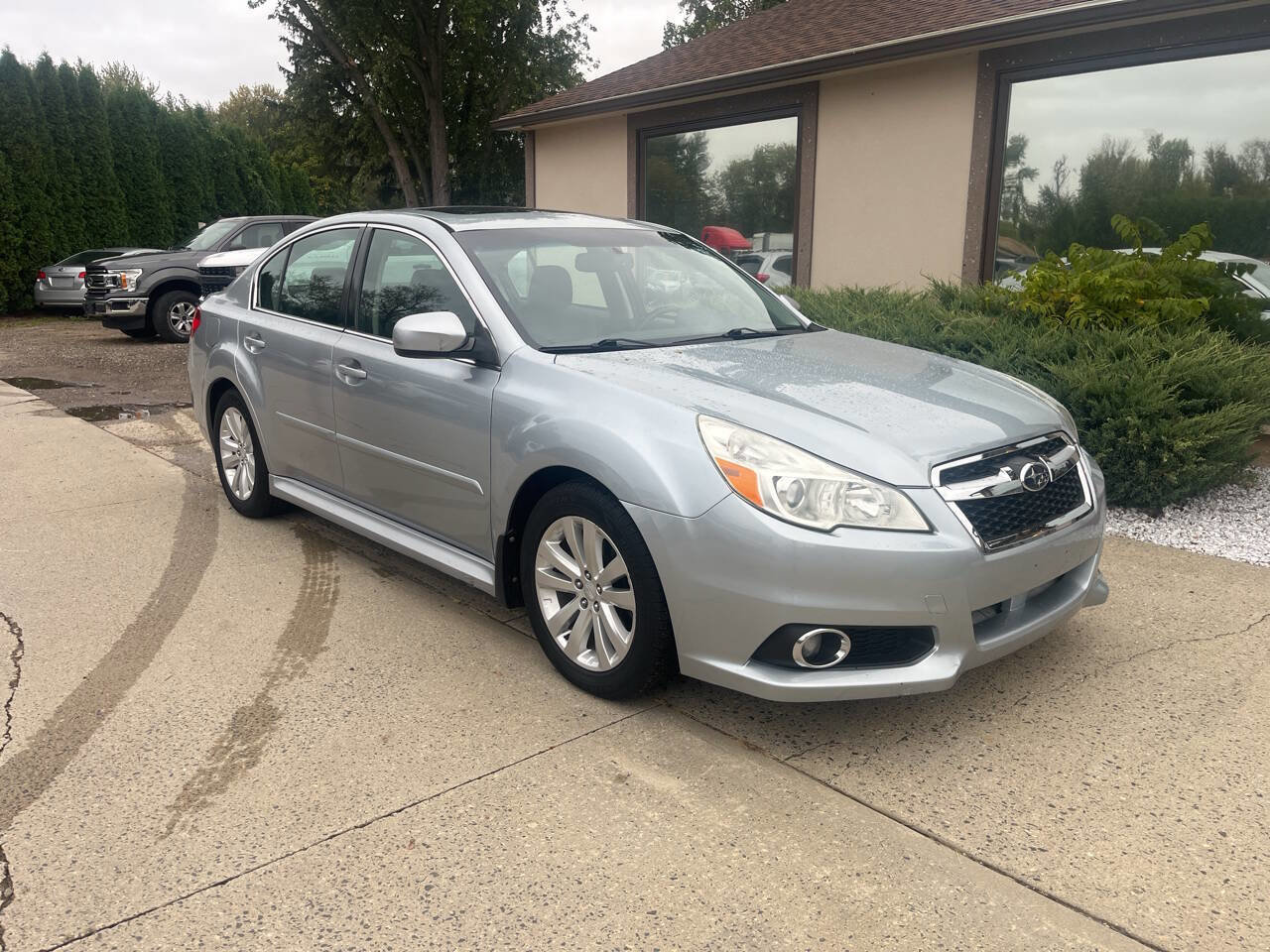 Used 2013 Subaru Legacy 2.5i Limited image 1