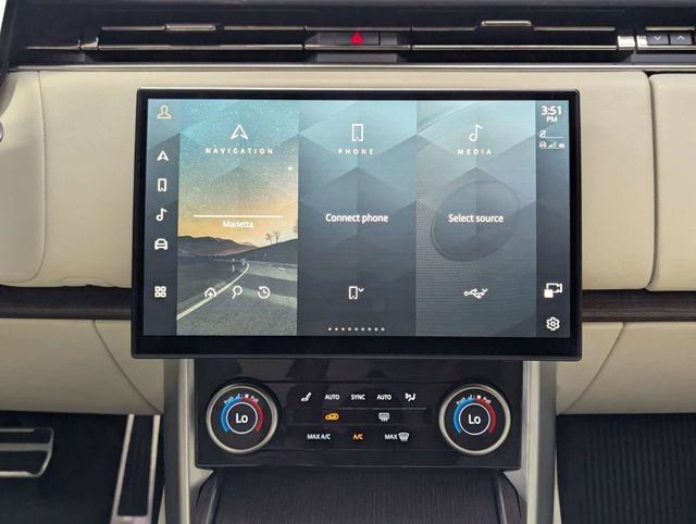 Used 2023 Land Rover Range Rover SE image 11