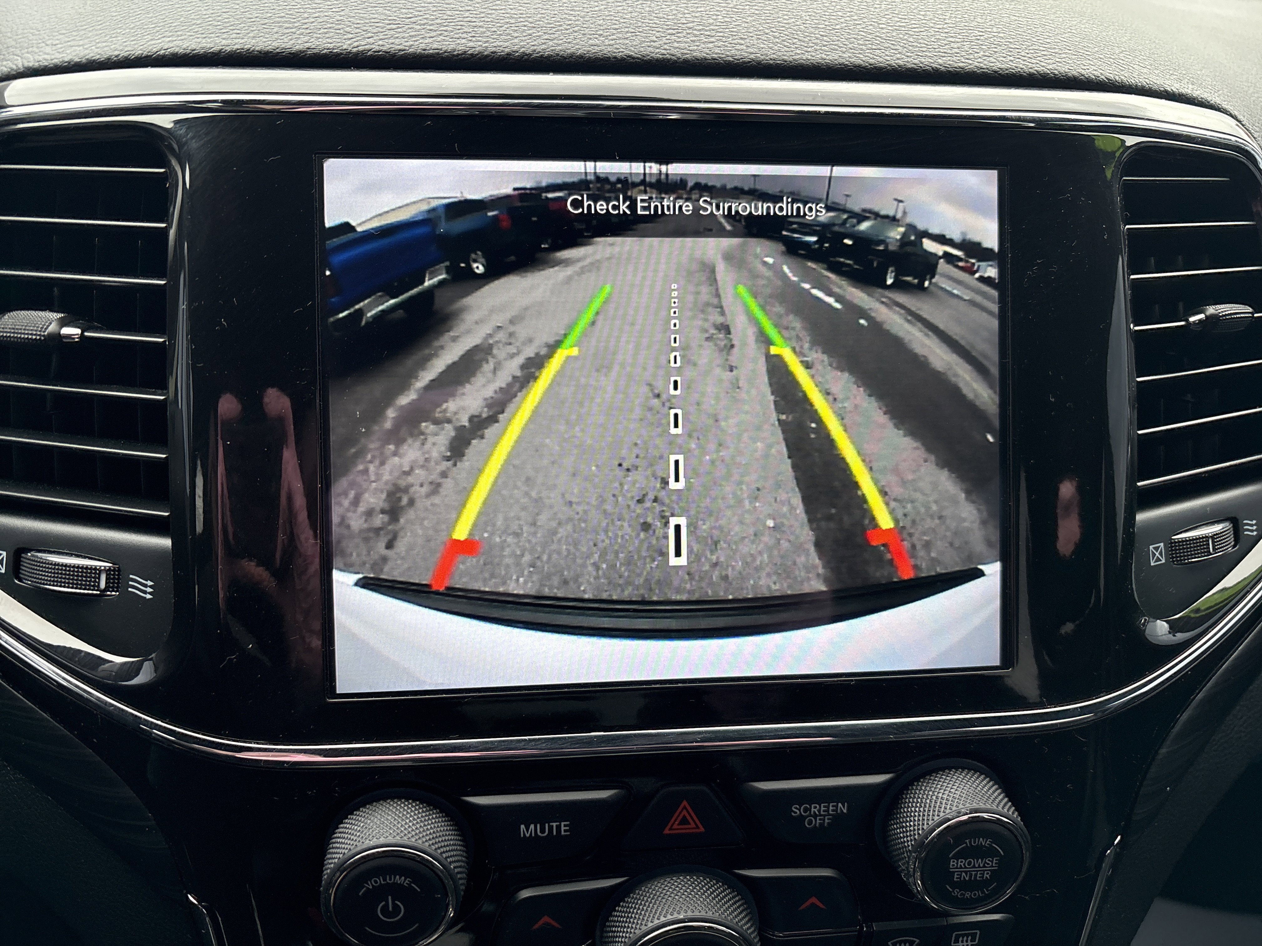 Used 2022 Jeep Grand Cherokee Laredo X image 26