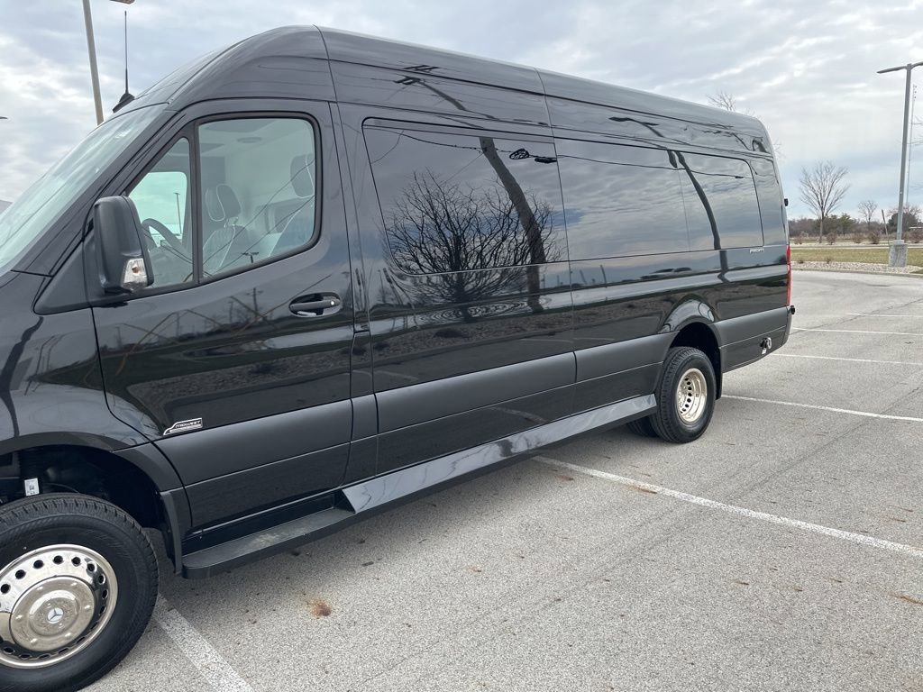 Used 2023 Mercedes-Benz Sprinter 3500 image 10
