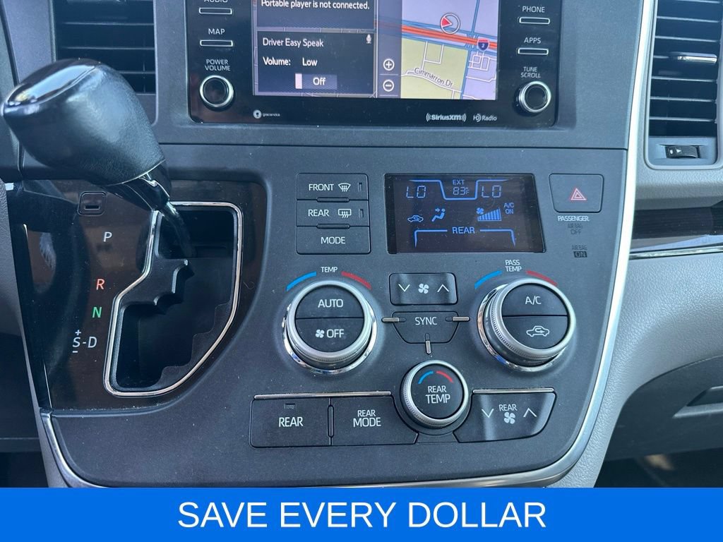 Used 2019 Toyota Sienna XLE w/ XLE Navigation Package FWD image 16