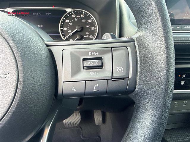 Used 2024 Nissan Rogue S FWD image 23