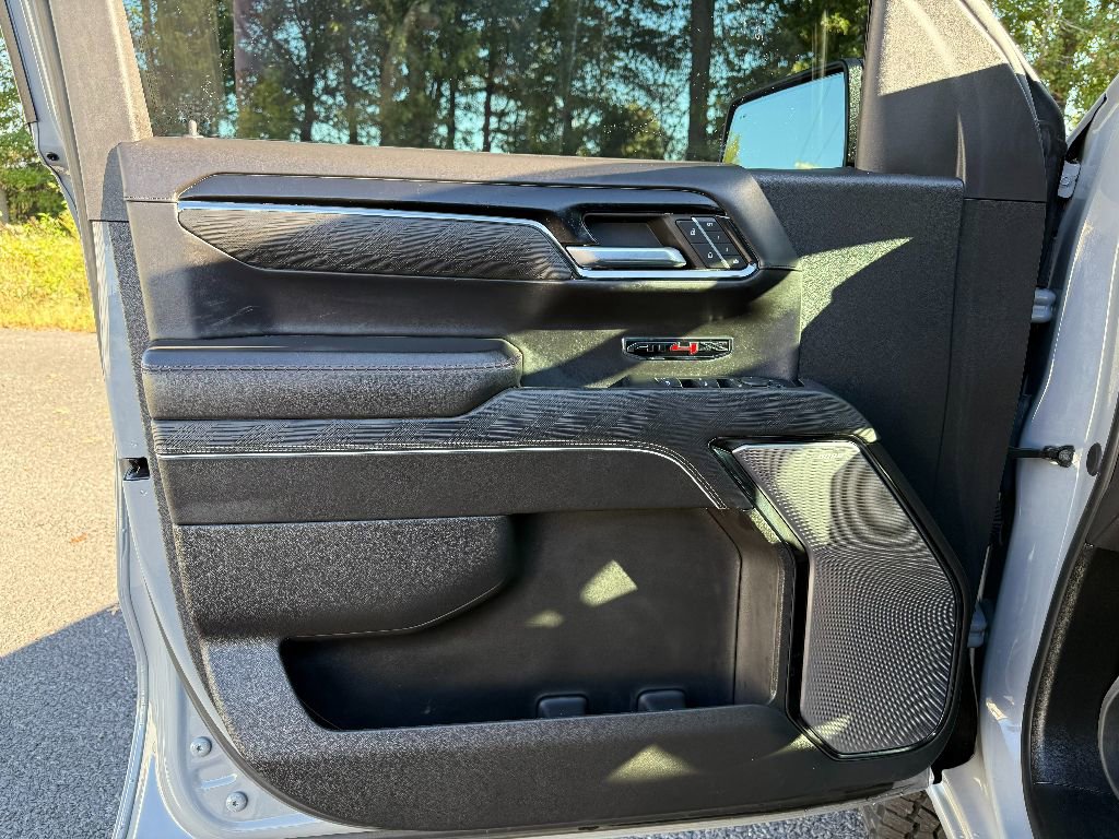 Used 2024 GMC Sierra 1500 AT4X image 28