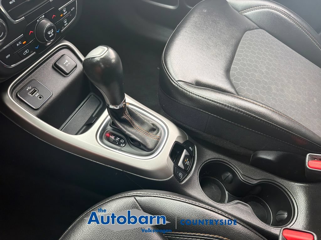 Used 2018 Jeep Compass Latitude w/ Popular Equipment Group FWD image 18