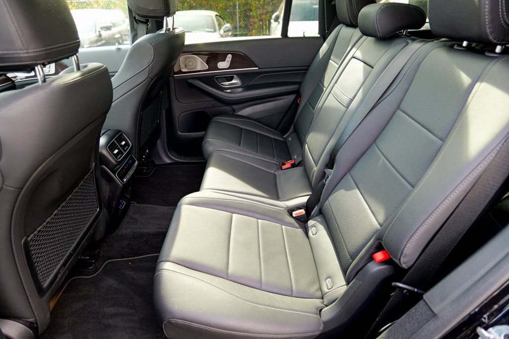 Used 2025 Mercedes-Benz GLS 450 4MATIC image 24