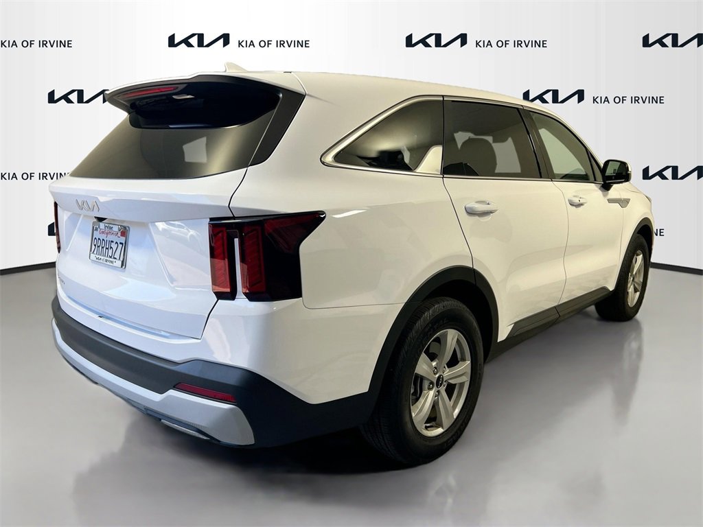 Certified 2024 Kia Sorento LX image 7