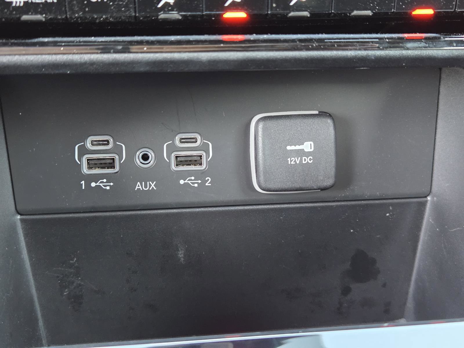 Used 2025 Jeep Grand Cherokee Laredo X image 13