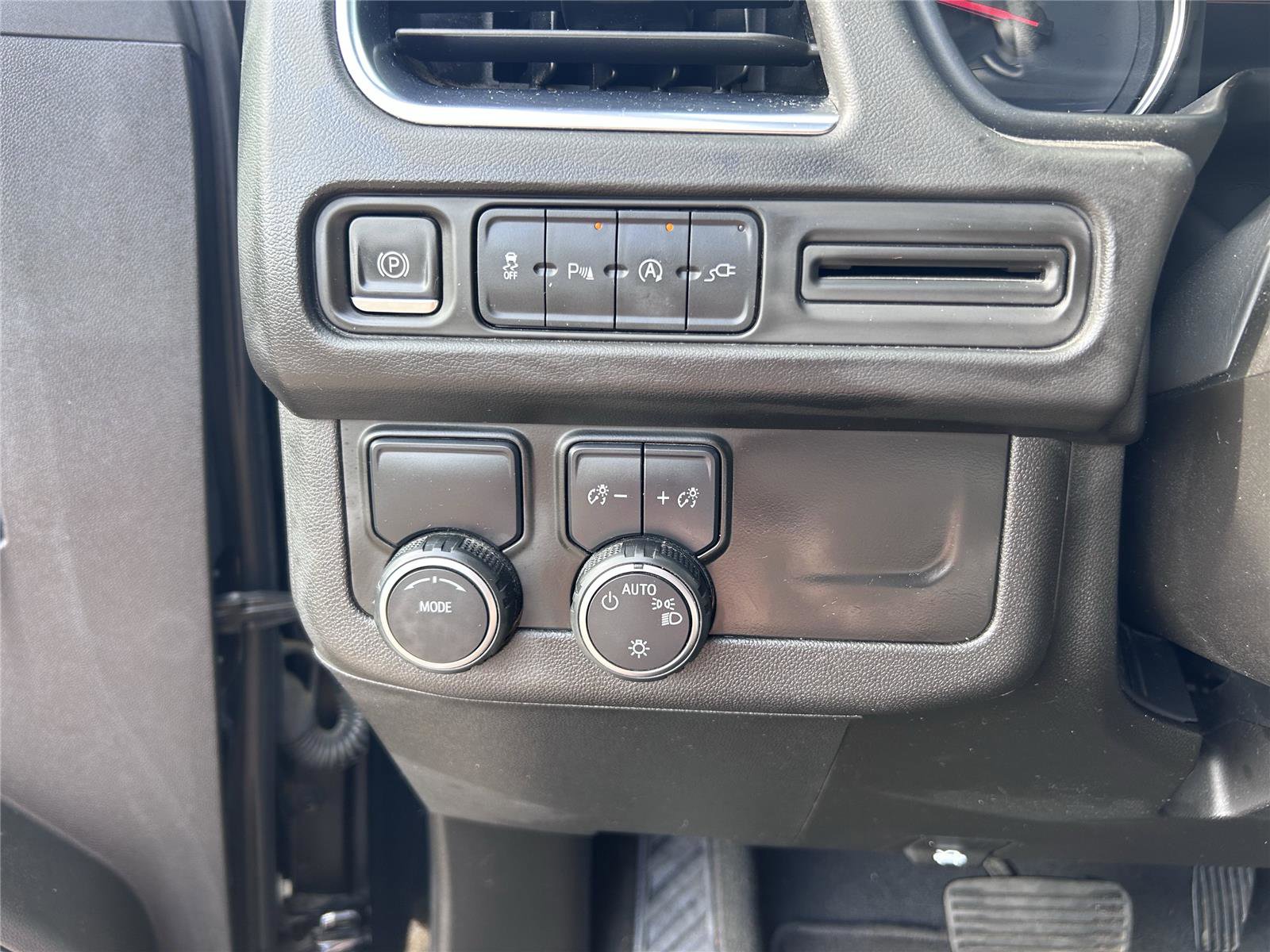 Used 2021 Chevrolet Suburban LS image 53