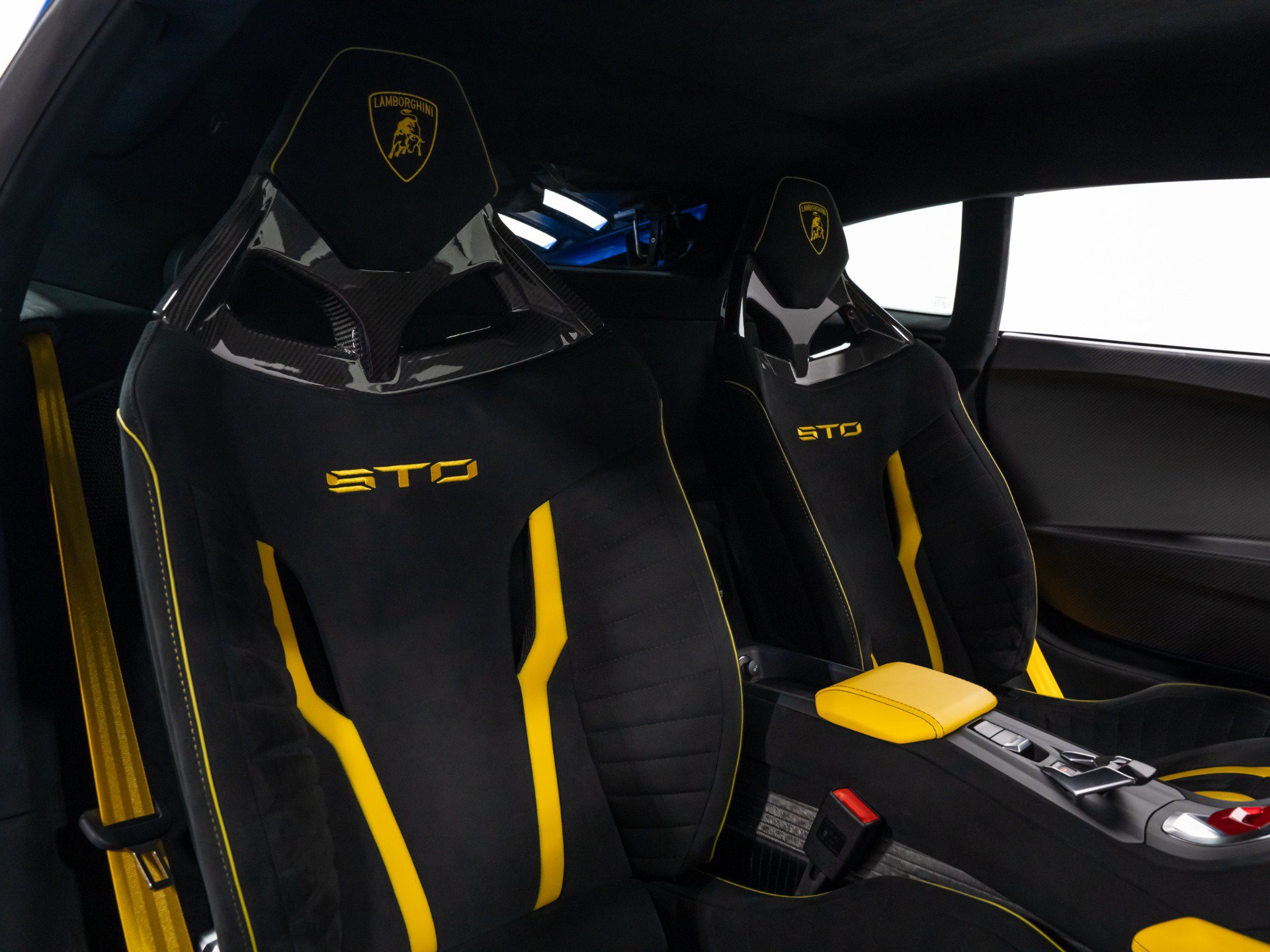 Used 2022 Lamborghini Huracan STO RWD image 67