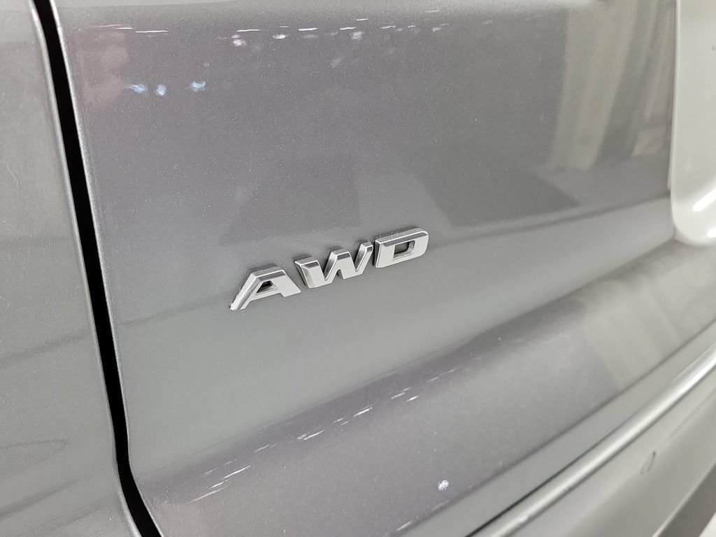 Certified 2024 Cadillac XT4 Premium Luxury AWD/4WD image 5