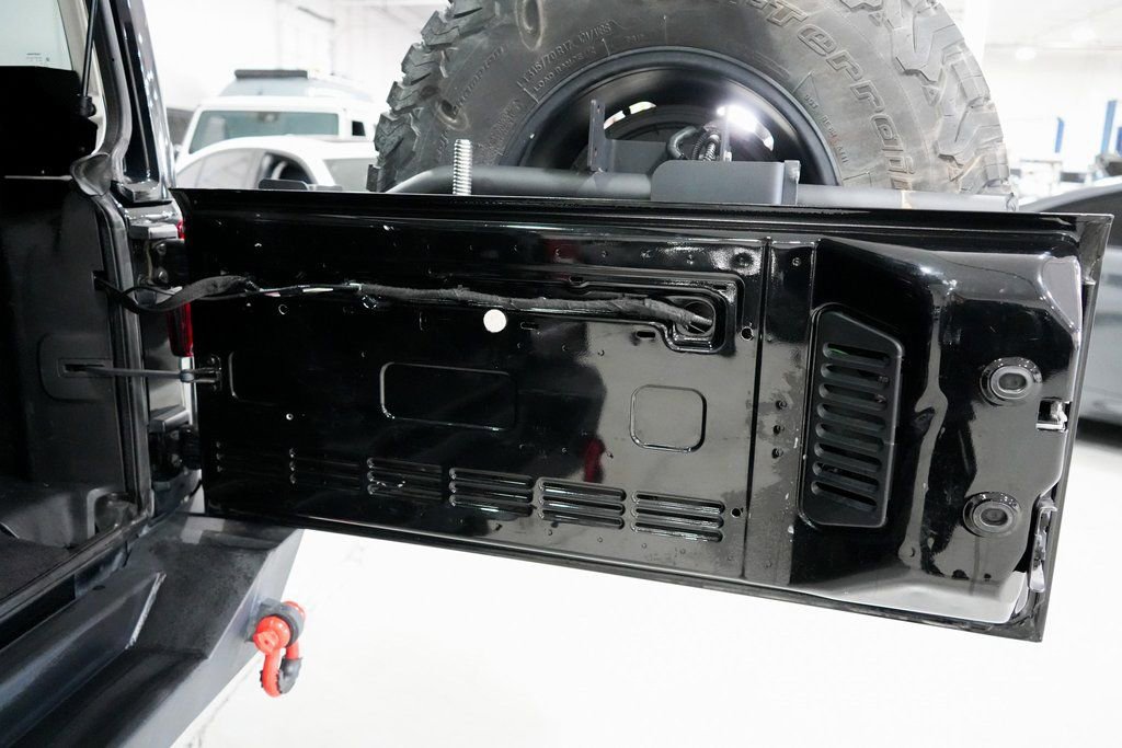 Used 2017 Jeep Wrangler Unlimited Rubicon image 39