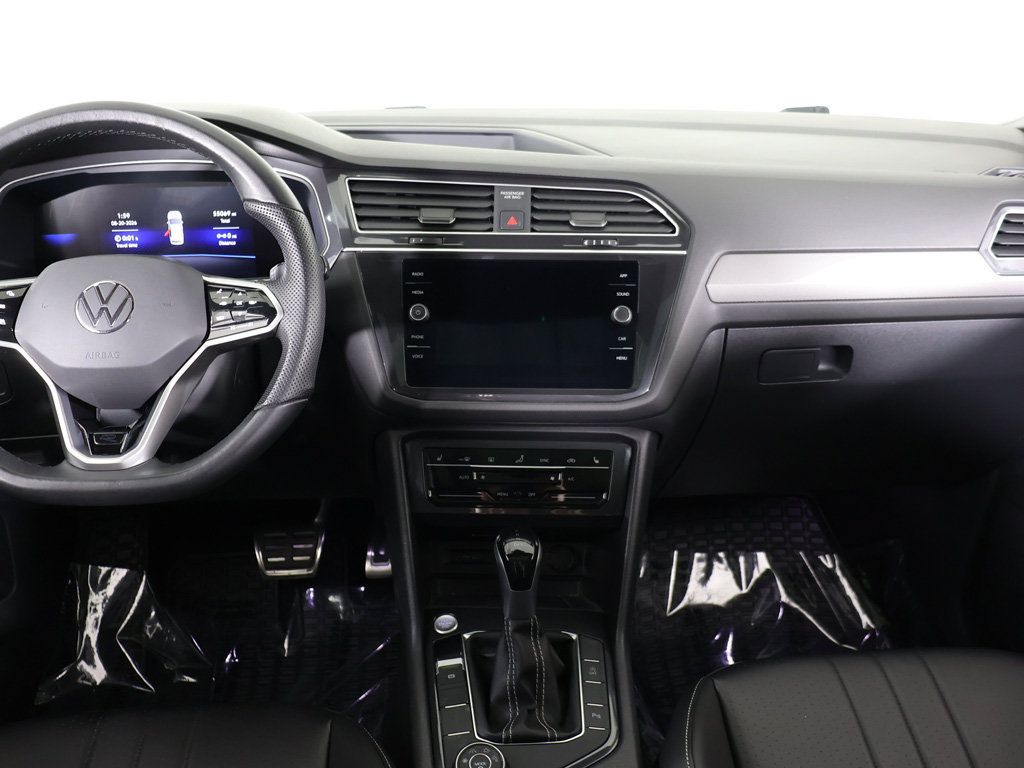Used 2024 Volkswagen Tiguan SE R-Line AWD/4WD image 38