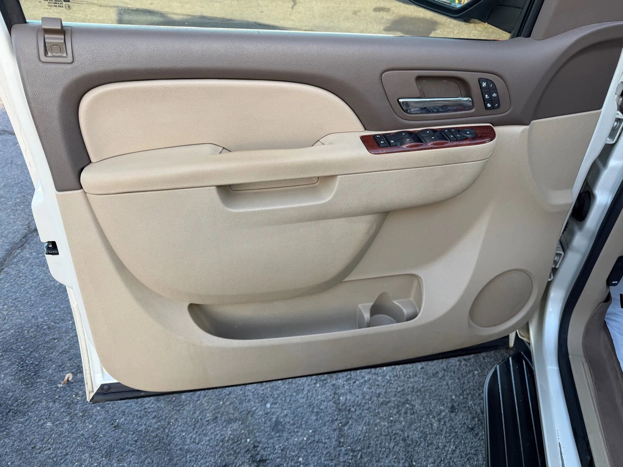 Used 2012 GMC Yukon XL SLT image 22