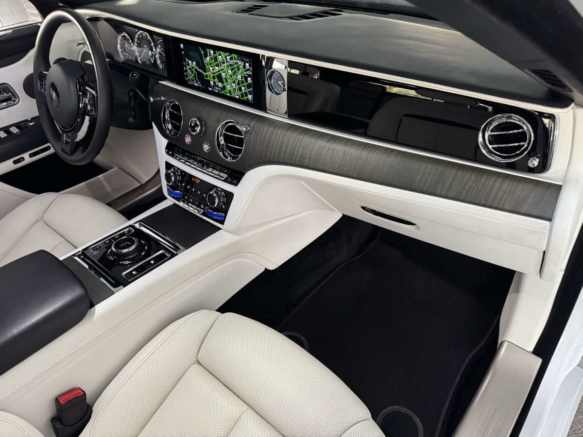 Used 2022 Rolls-Royce Ghost w/ Ghost Package AWD/4WD image 28
