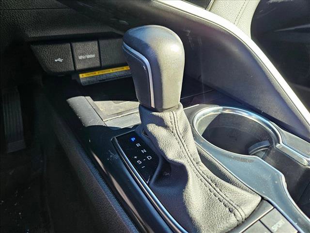 Used 2020 Toyota Camry XSE image 14