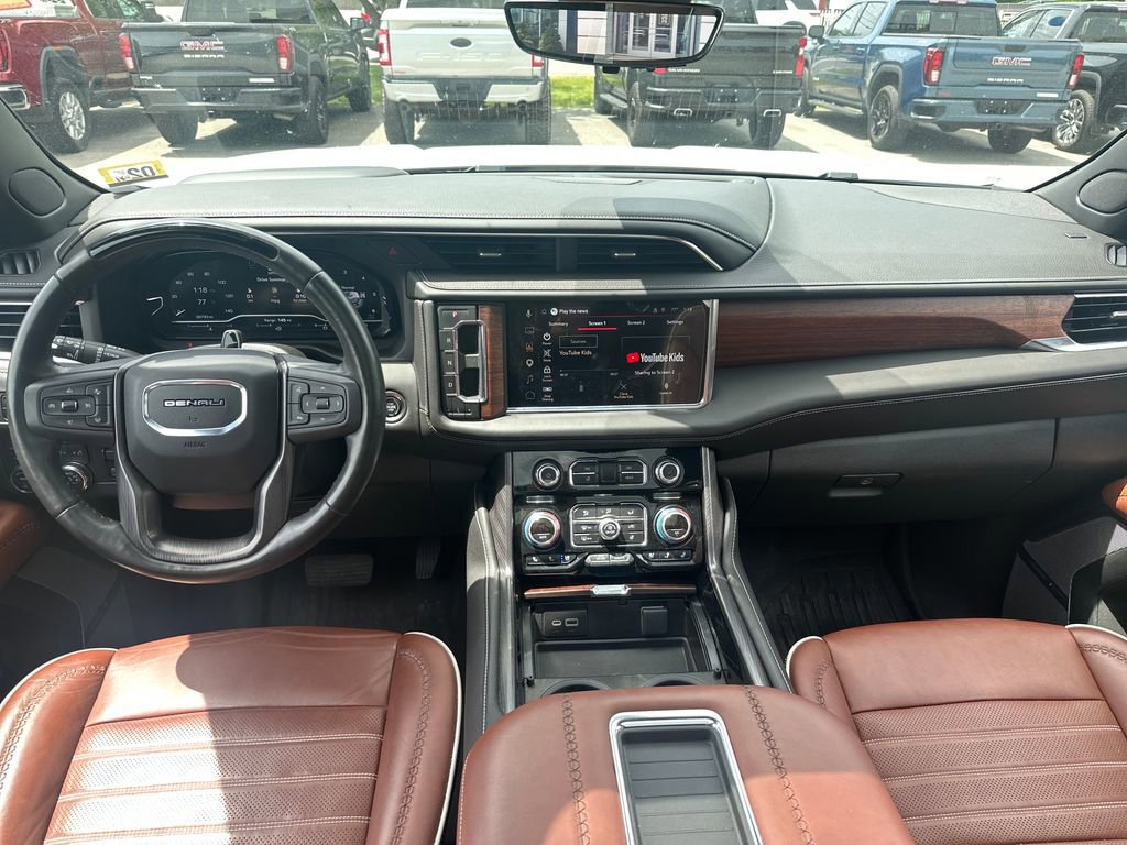 Used 2023 GMC Yukon Denali Ultimate AWD/4WD image 13