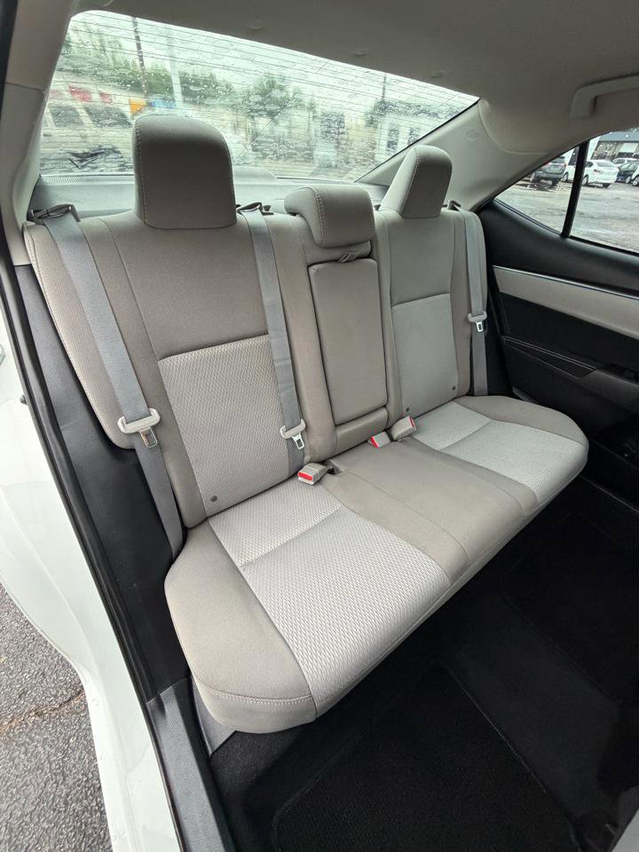 Used 2015 Toyota Corolla LE FWD image 14