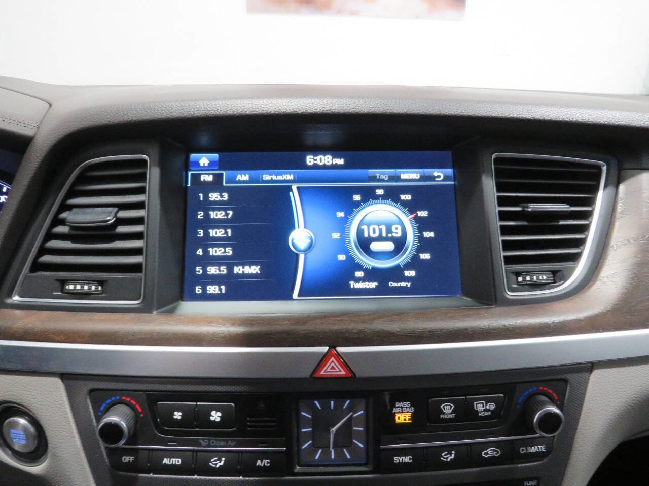 Used 2015 Hyundai Genesis 3.8 w/ Option Group 04 image 19