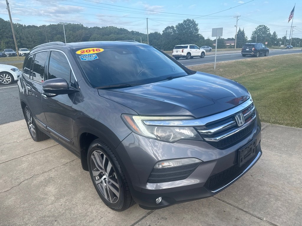 Used 2016 Honda Pilot Touring image 2