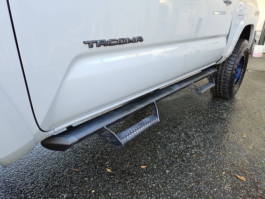 Used 2019 Toyota Tacoma TRD Sport image 32