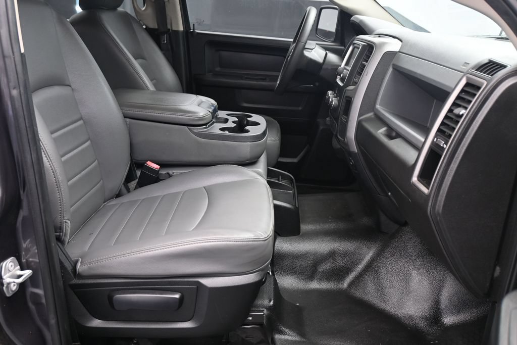 Used 2018 RAM 1500 Tradesman w/ Chrome Appearance Group AWD/4WD image 10