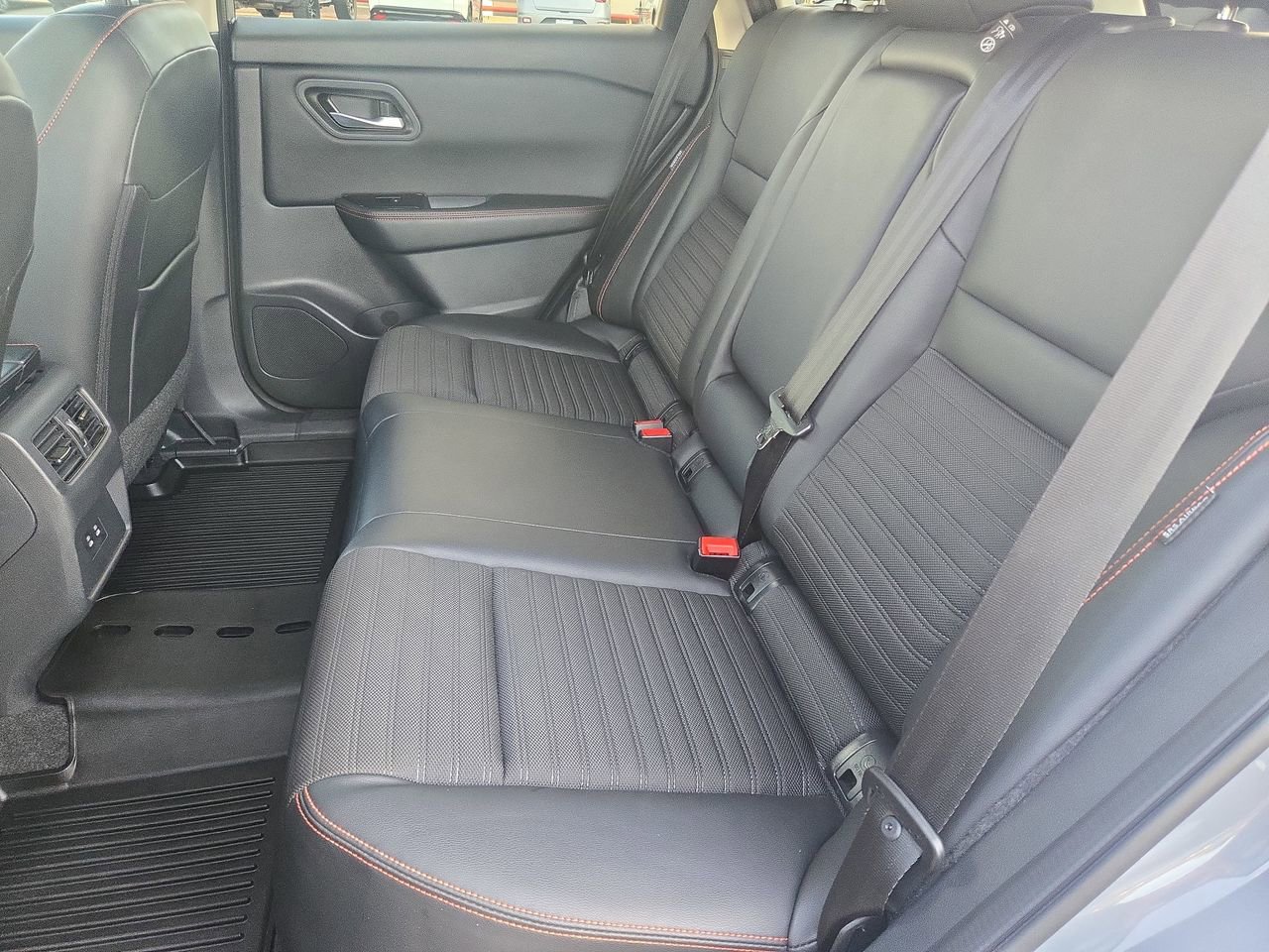 Certified 2025 Nissan Rogue SV image 14