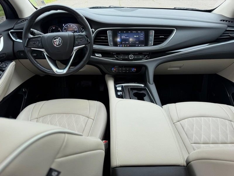 Used 2022 Buick Enclave Avenir w/ Avenir Technology Package AWD/4WD image 12