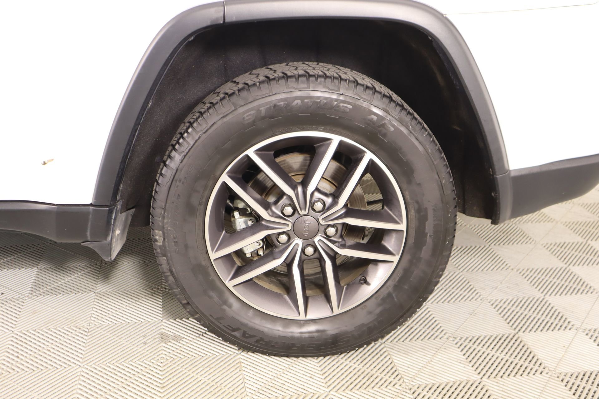 Used 2022 Jeep Grand Cherokee Limited RWD image 20