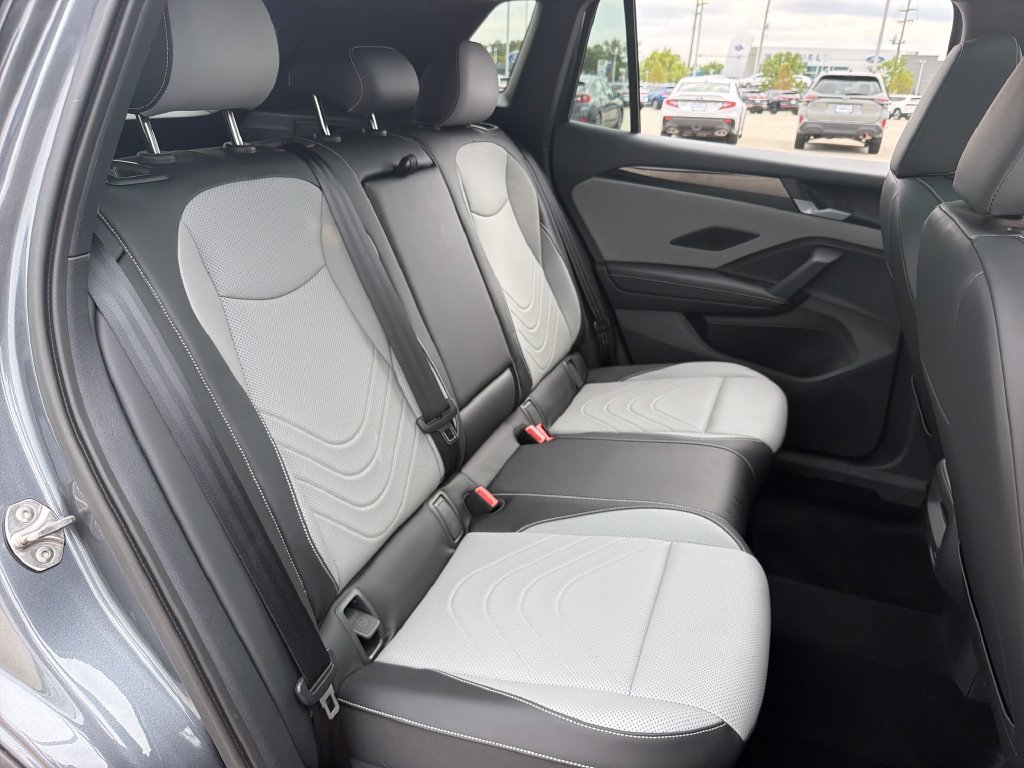 Certified 2026 Volkswagen Tiguan SE R-Line AWD/4WD image 23