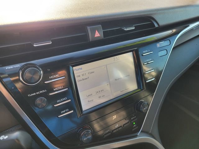 Used 2018 Toyota Camry SE FWD image 12