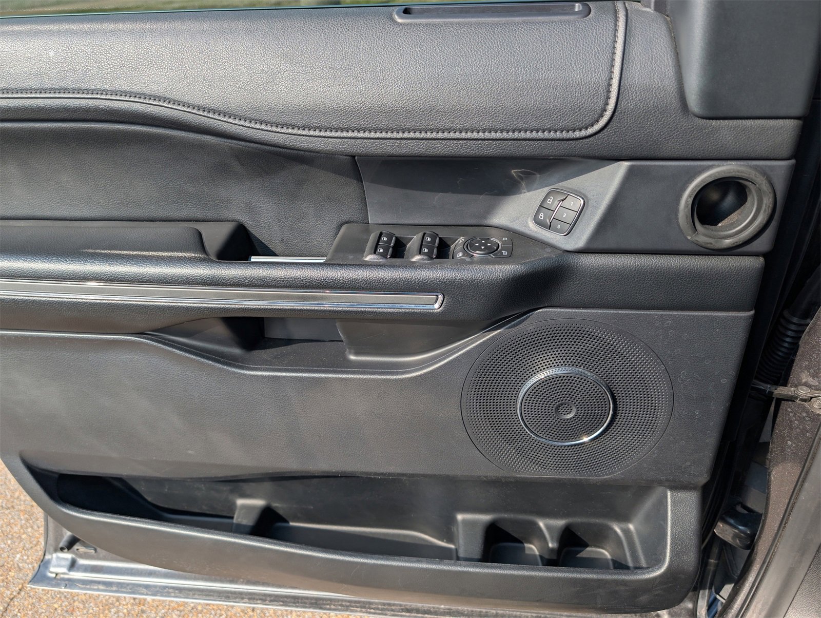 Used 2021 Ford Expedition XLT image 13