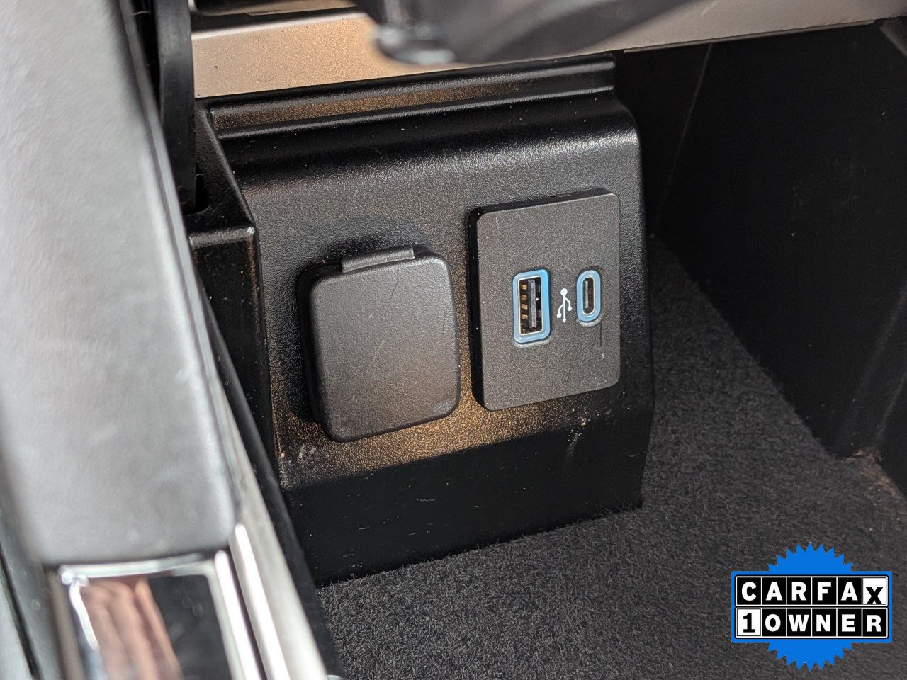 Certified 2022 Ford Explorer ST-Line w/ Class IV Trailer Tow Package AWD/4WD image 29