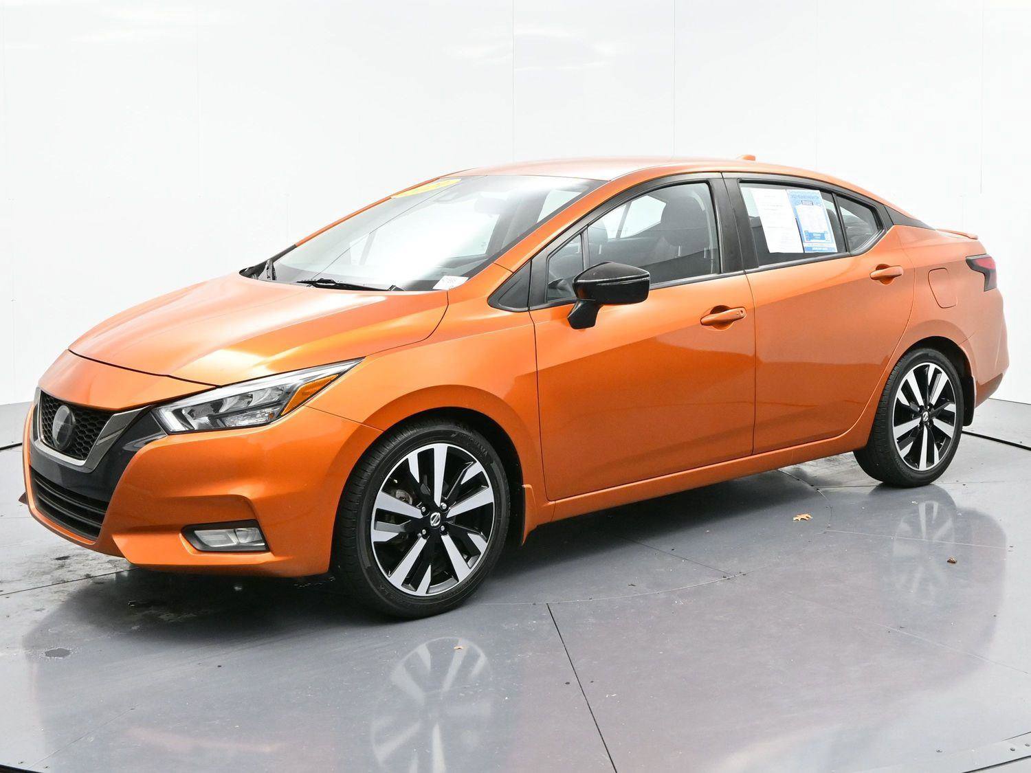 Used 2021 Nissan Versa SR w/ Convenience Package image 3