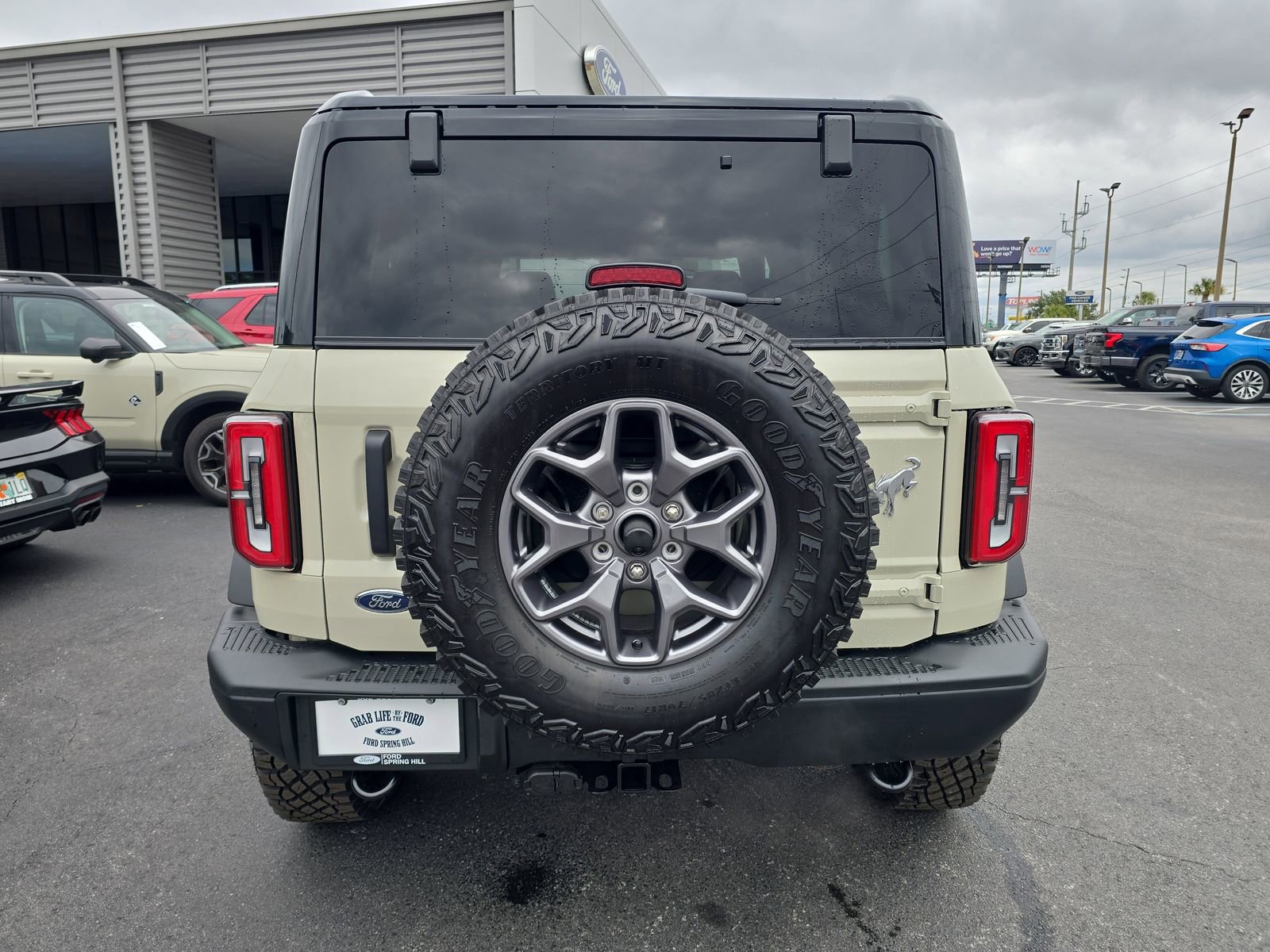 New 2025 Ford Bronco Badlands image 5