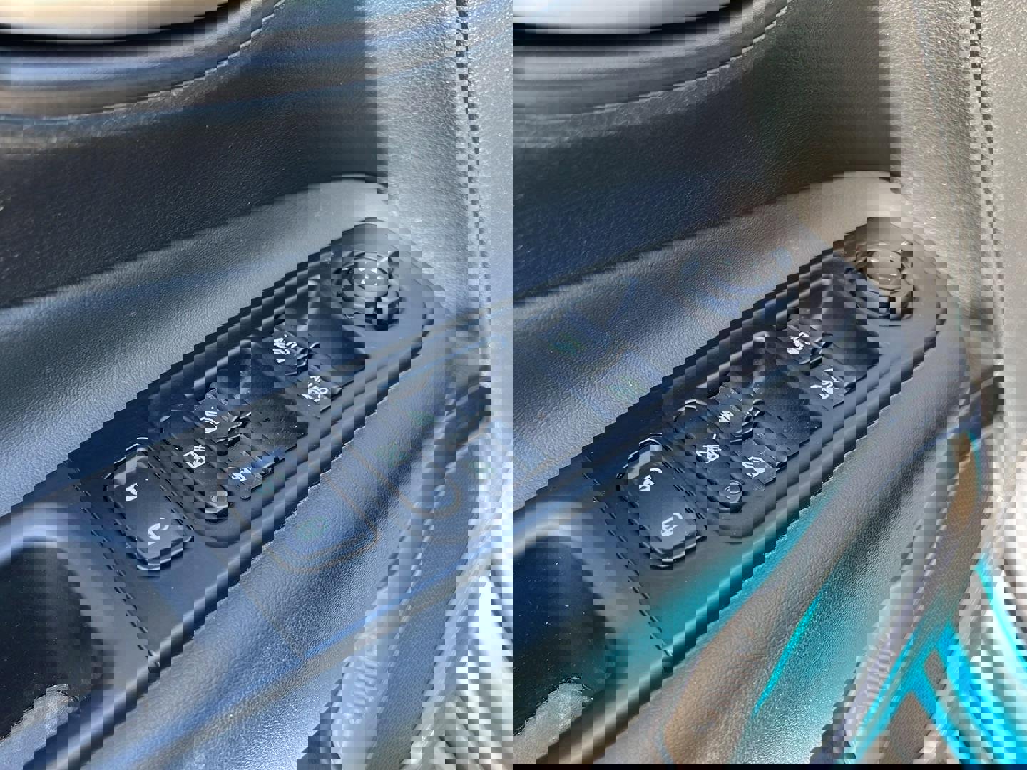 Used 2021 Jeep Renegade Limited image 8