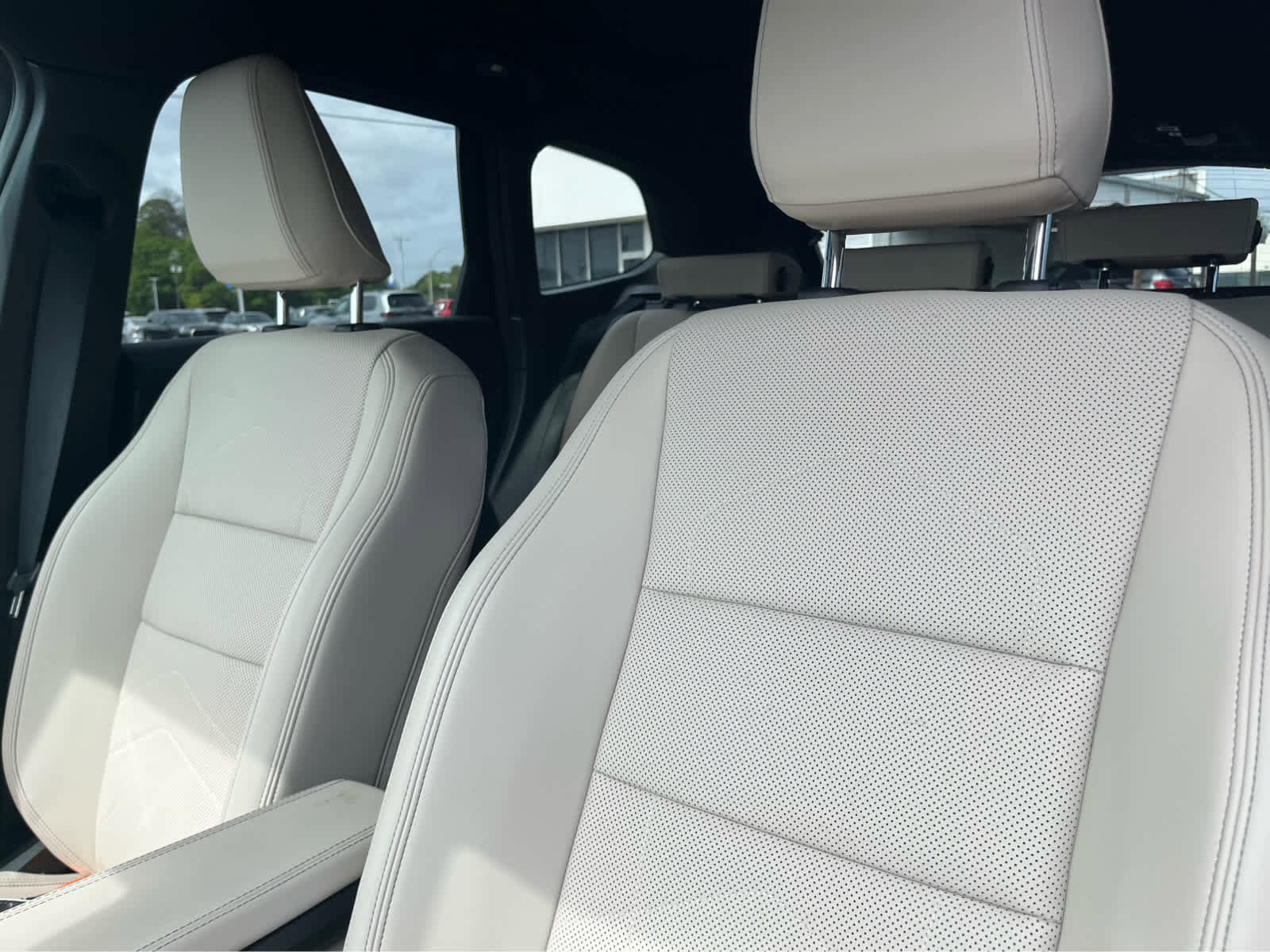 Certified 2025 BMW X1 xDrive28i w/ Technology Package image 8